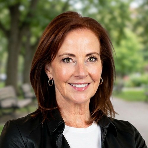 Headshot of NYRR Board of Directors member Donna Ross Daniels