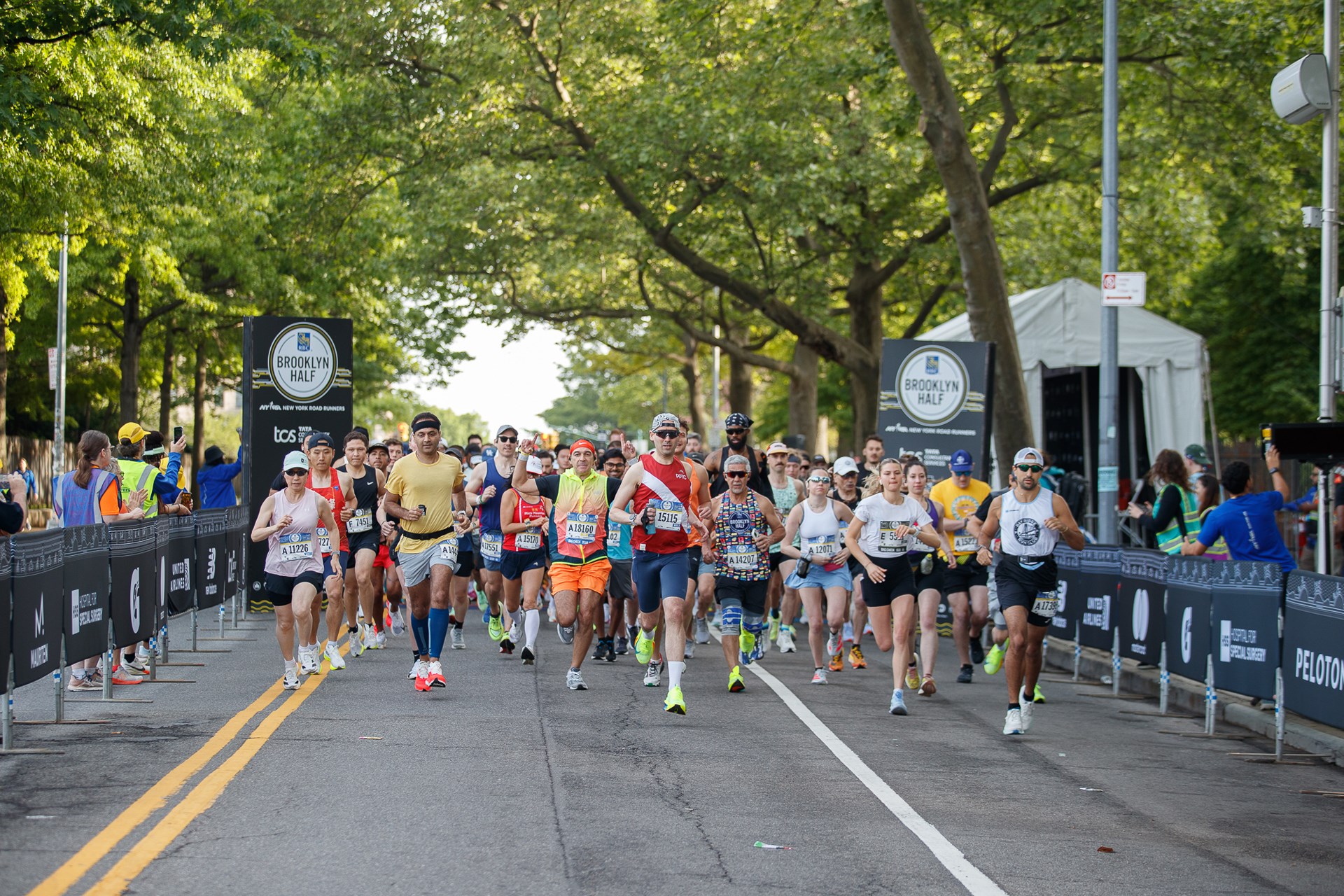 Runners at the start of the RBC Brooklyn Half