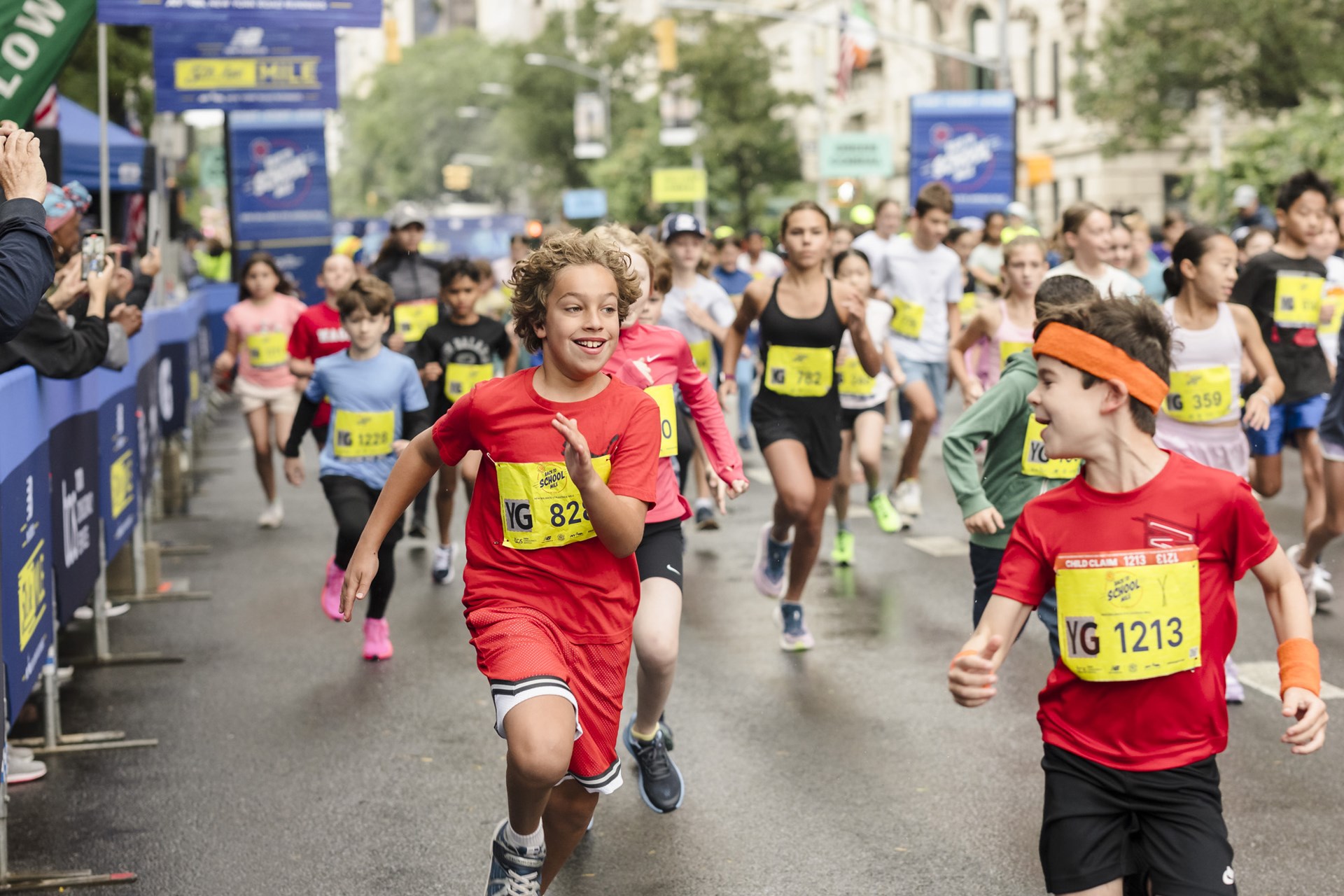 Runners at the 2025 5th Ave Mile