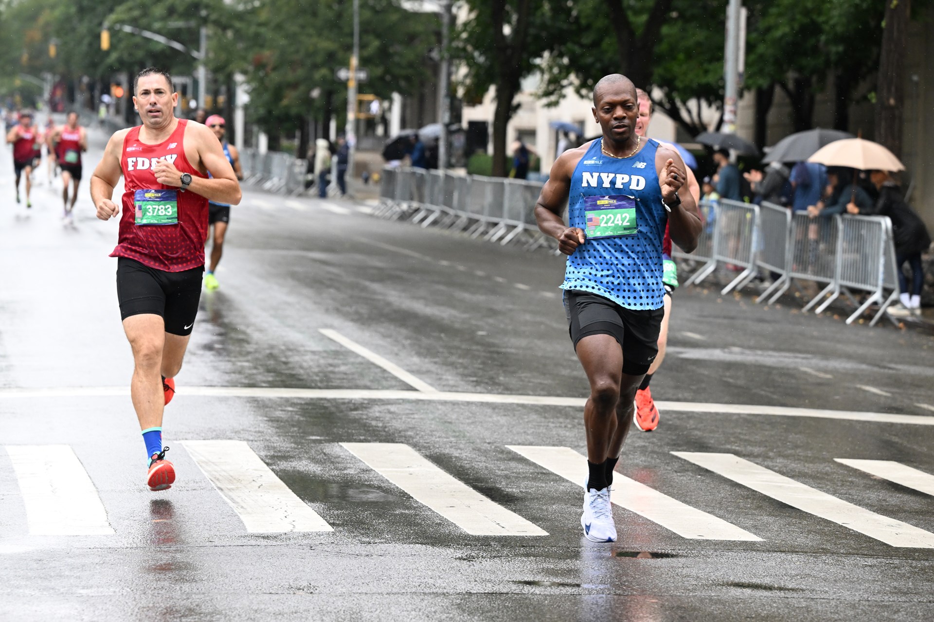 Runners at the 2025 5th Ave Mile