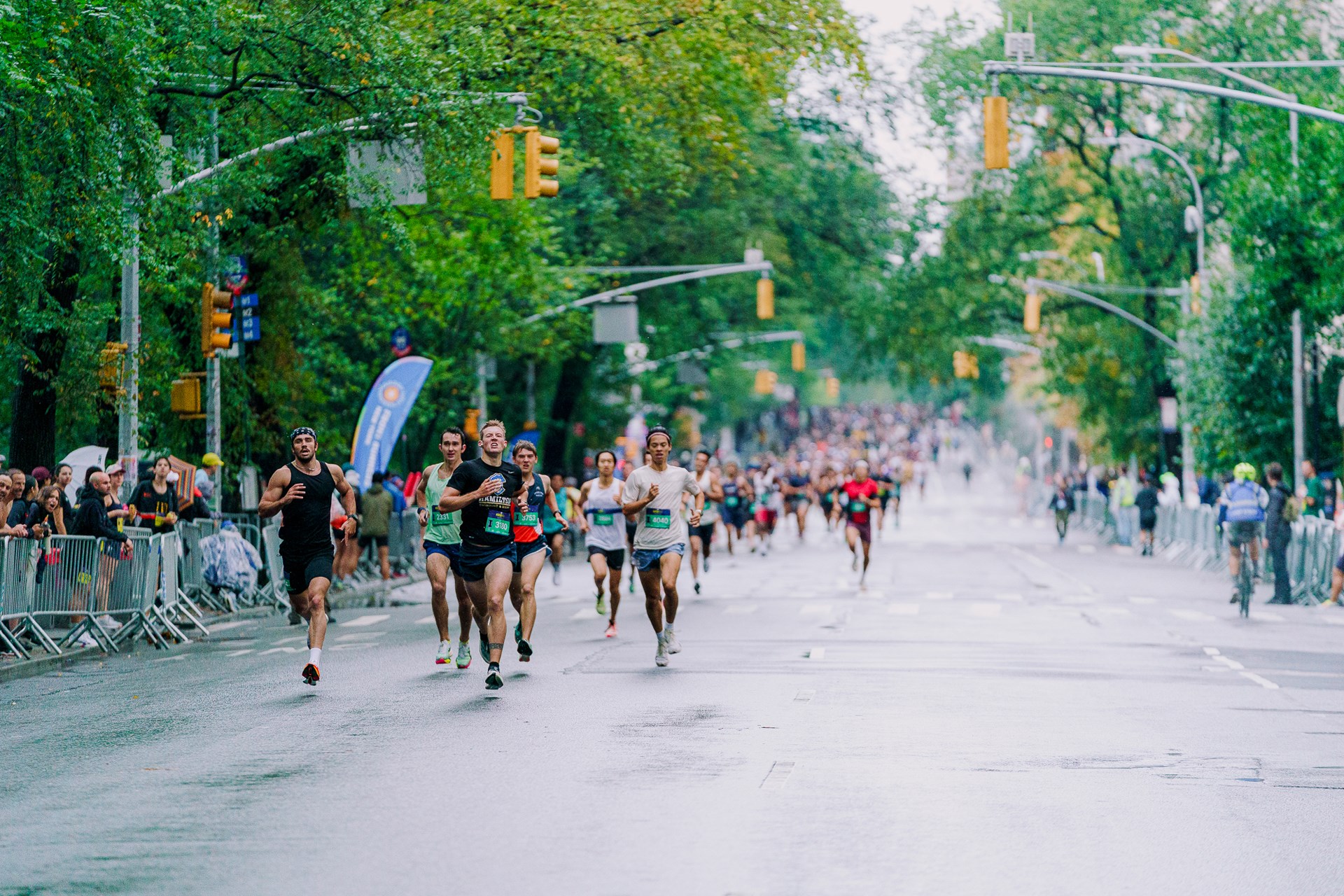 Runners at the 2025 5th Ave Mile