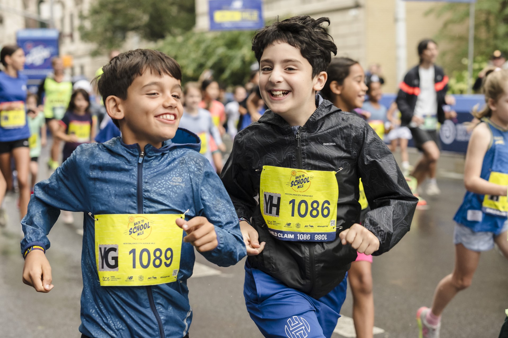 Runners at the 2025 5th Ave Mile