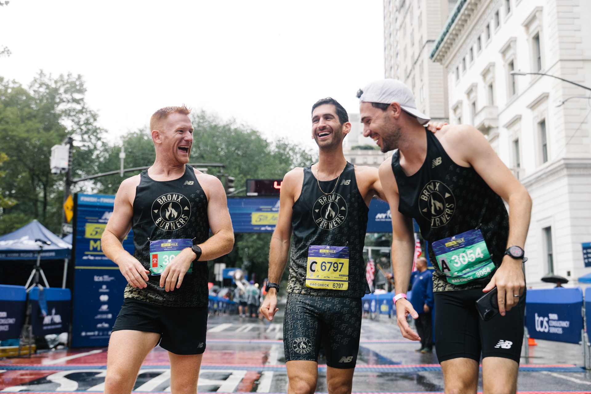 Runners at the 2025 5th Ave Mile
