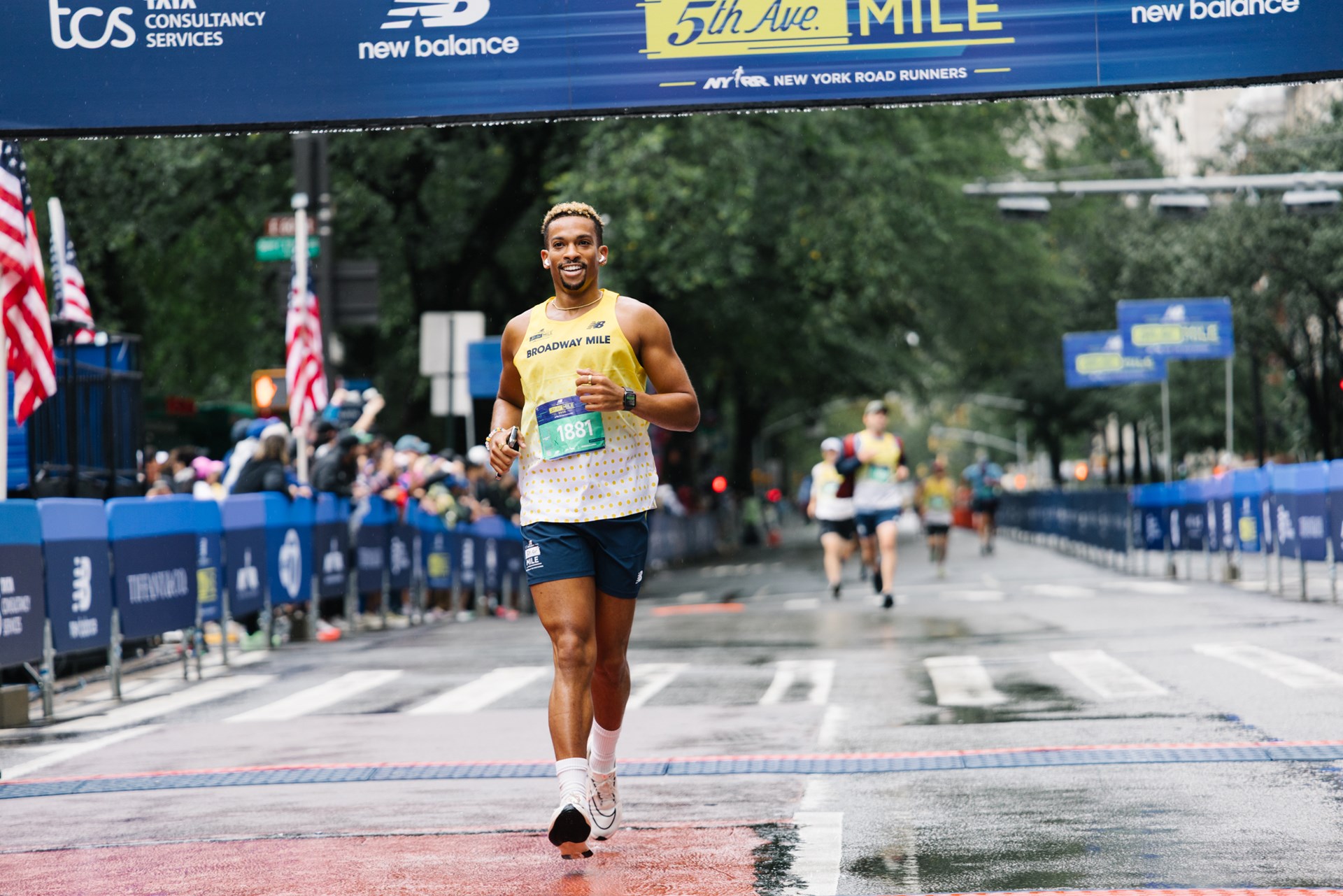 Runners at the 2025 5th Ave Mile