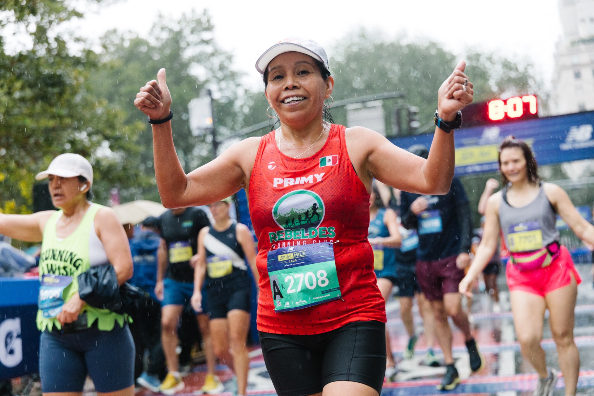 Runners at the 2025 5th Ave Mile