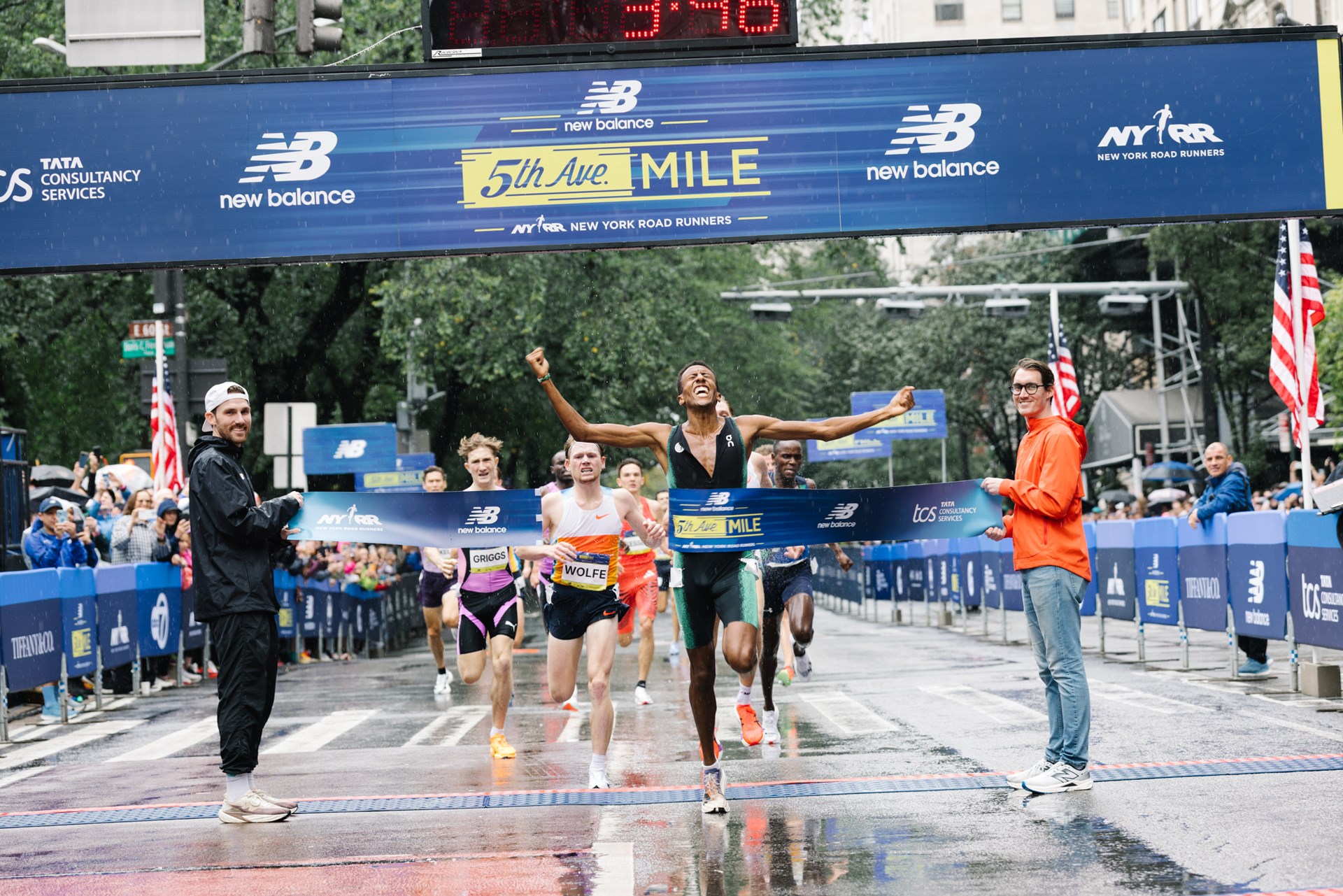 Runners at the 2025 5th Ave Mile