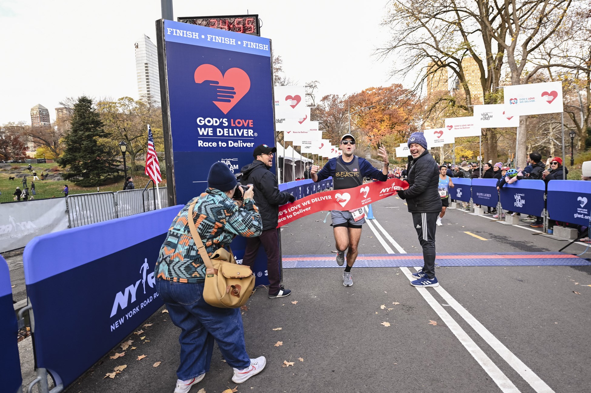 Runners at the 2025 Race to Deliver 4M to Benefit God's Love We Deliver