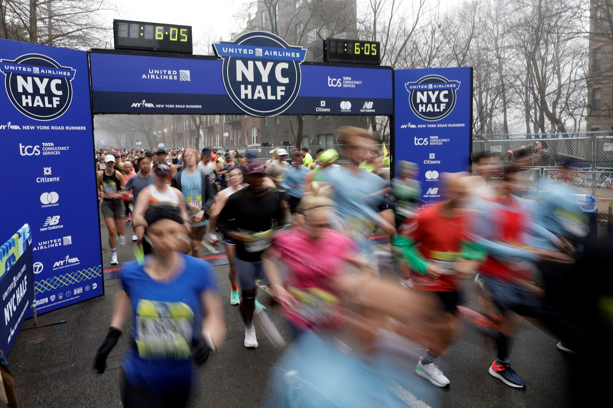 2025 United Airlines NYC Half with blurred runners