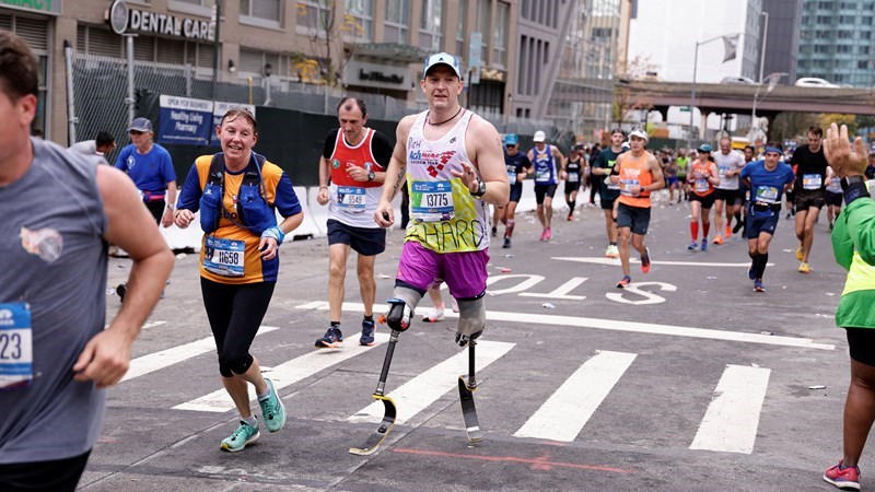 Runner with prostheses at 2022 TCS NYC Marathon