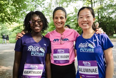 Nnenna Lynch with two NYRR Run for the Future women at 2022 Mastercard New York Mini 10K